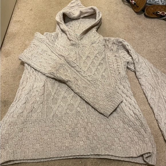 Aran Craft. MERINO WOOL sweater with hood. Worn once. - Picture 1 of 3